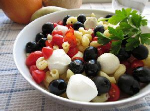 Pasta salad with tuna and mozzarella Pasta salad with tuna and mozzarella